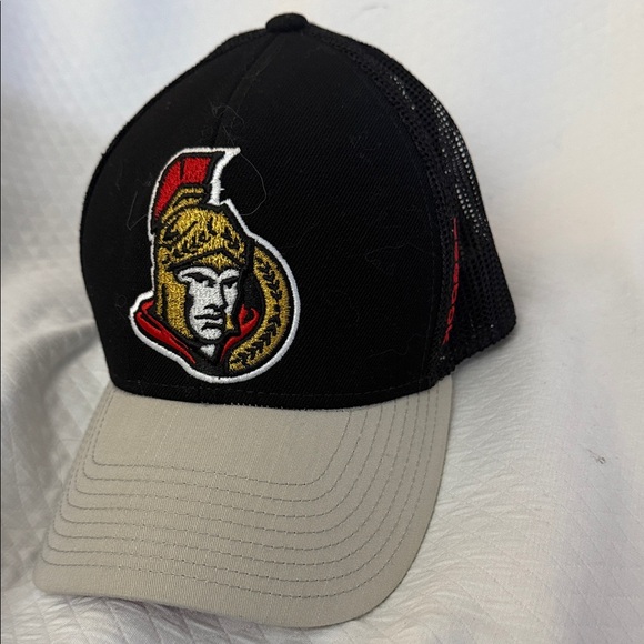 NHL Other - Ottawa Senators Reebok NHL Center Ice Trucker Hat Snapback Vintage w Hologram